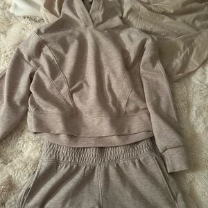 Yogalicious Hooded Jogger Set (shorts)